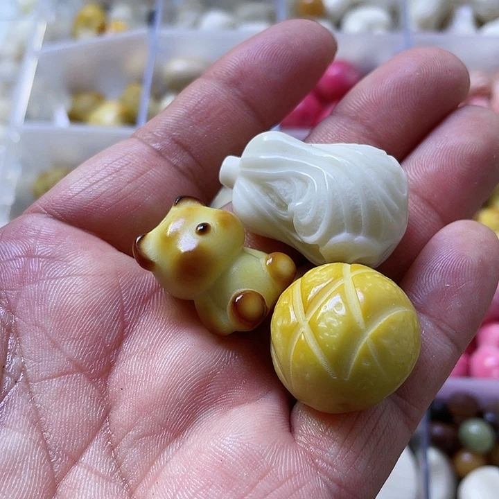 白玉菩提吊坠程*精品雕刻件三个
