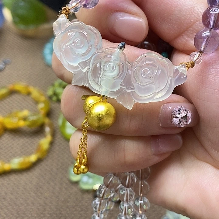 蛇纹石玉未镶嵌颈饰