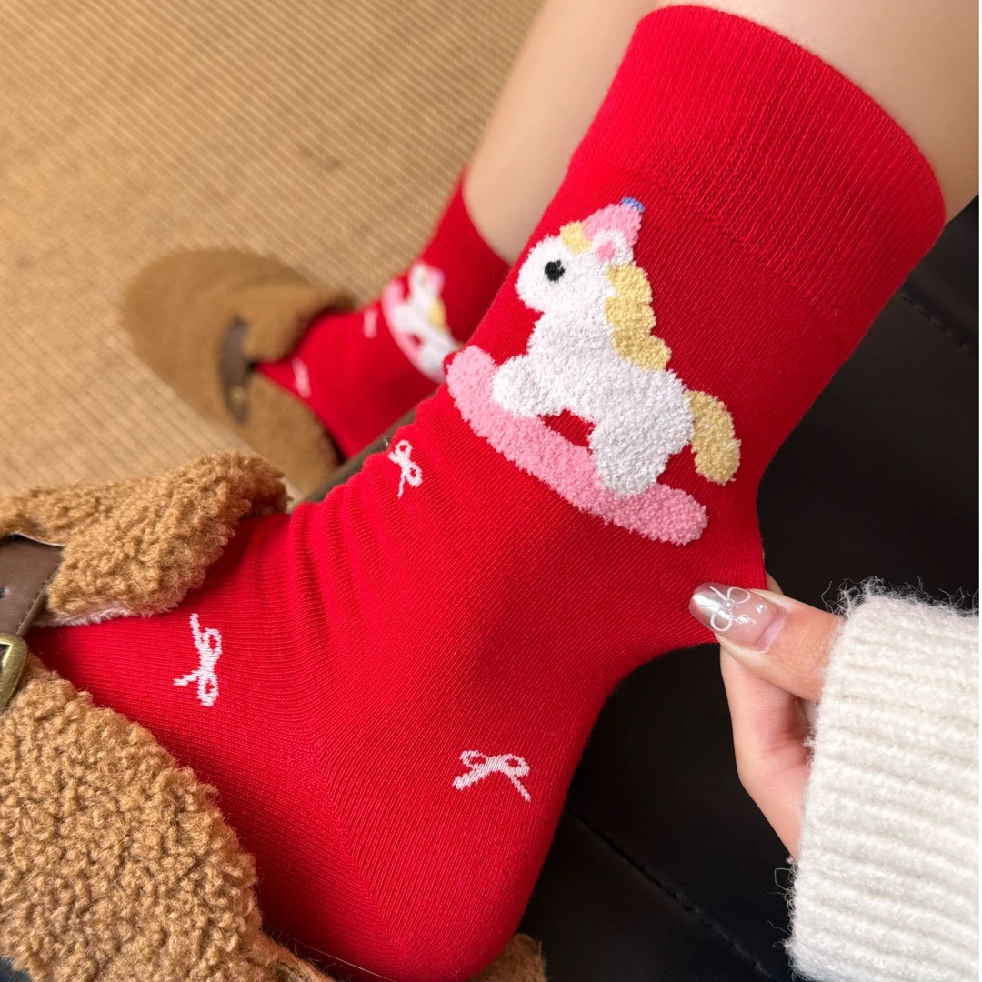 本命年大红袜子女秋冬季马年新款植绒卡通小马中筒袜可爱保暖长袜