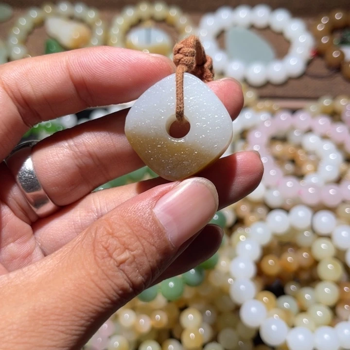 大****未镶嵌手链和田玉