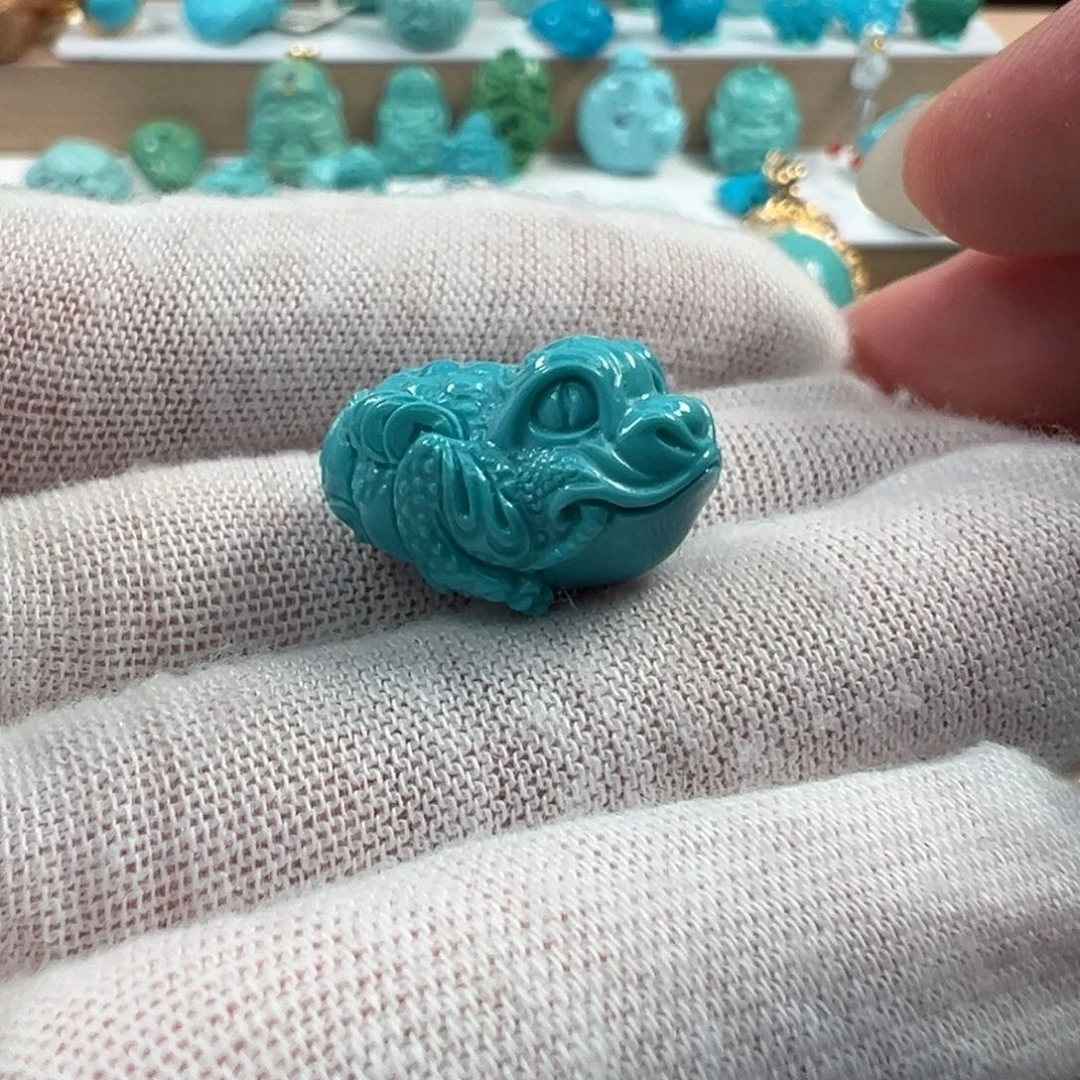 未镶嵌绿松石颈饰