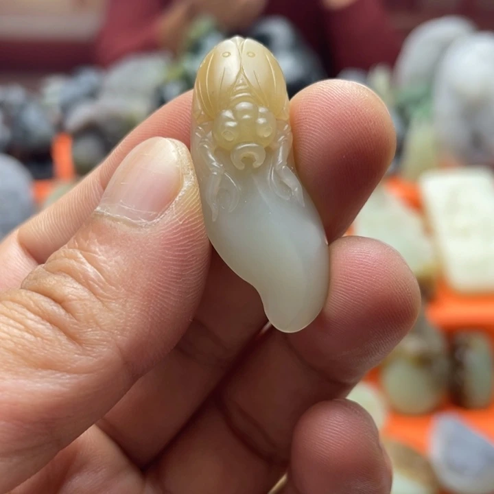 未镶嵌和田玉（糖玉）挂件