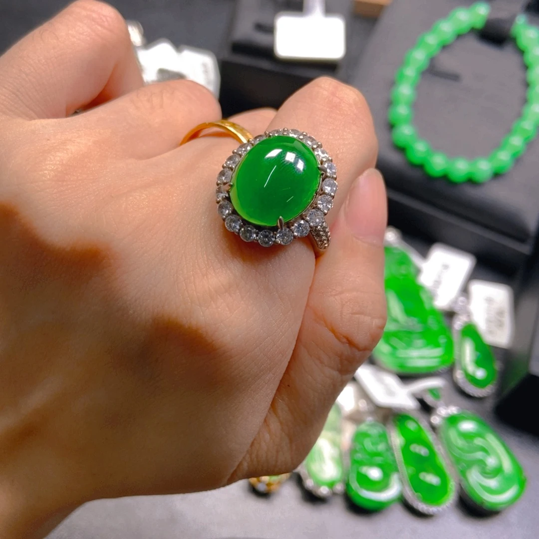 爱***姨翡翠未镶嵌吊坠(不含链)