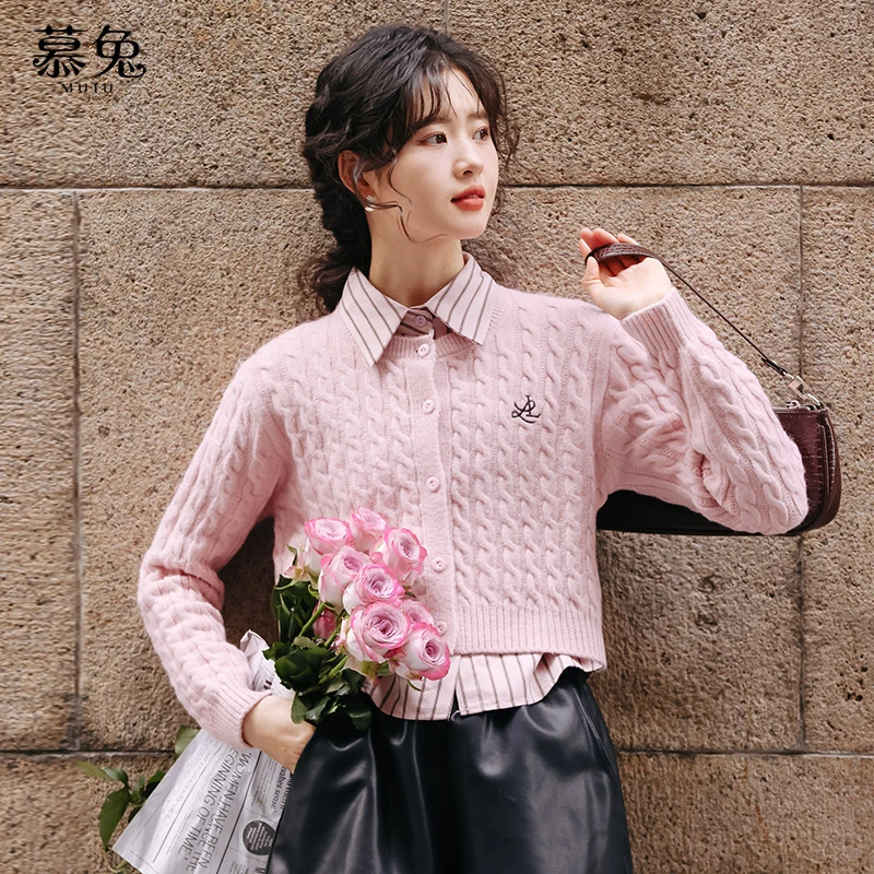 慕兔日系小清新粉色女2024秋冬新款百搭复古气质短毛衣