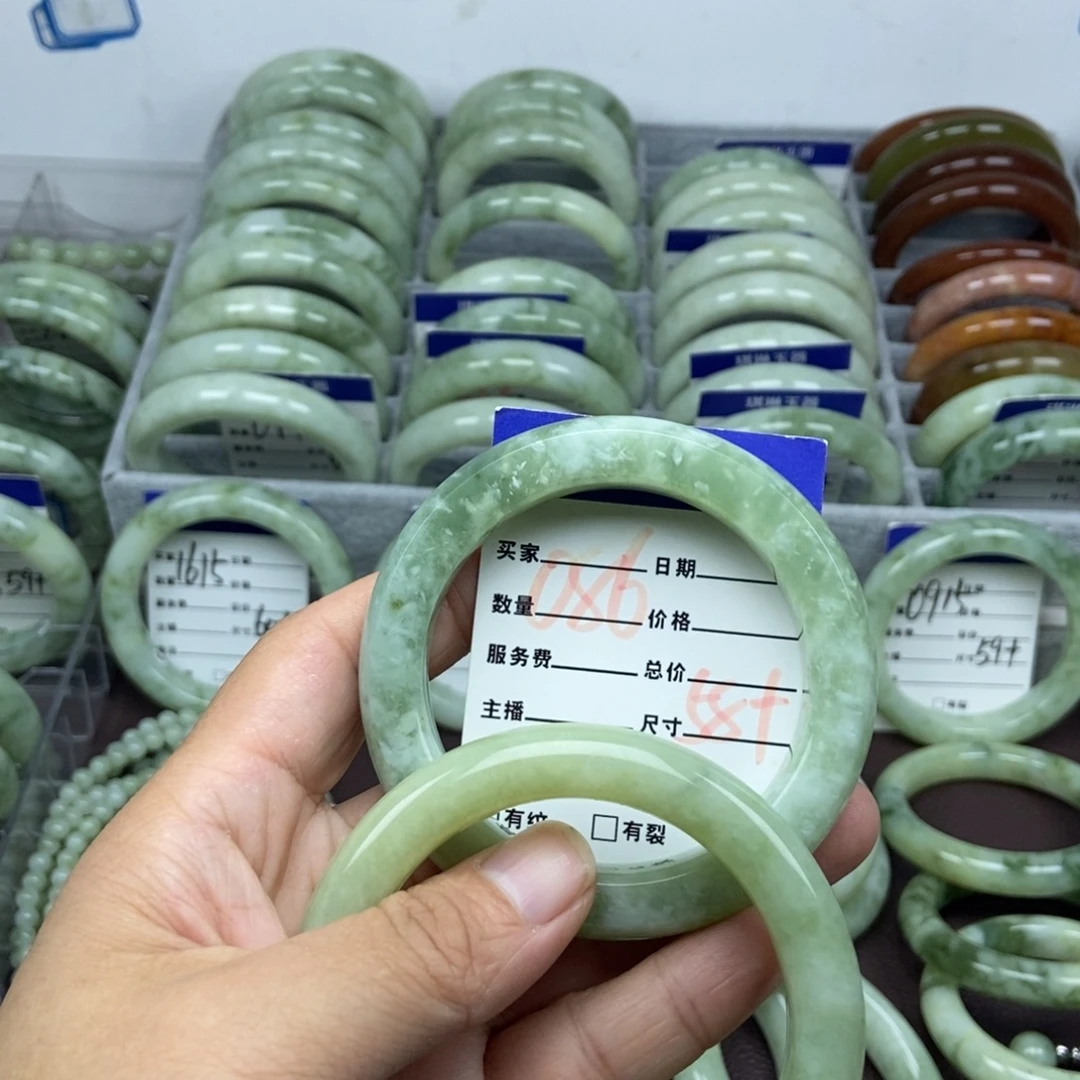 蛇纹石玉未镶嵌手链