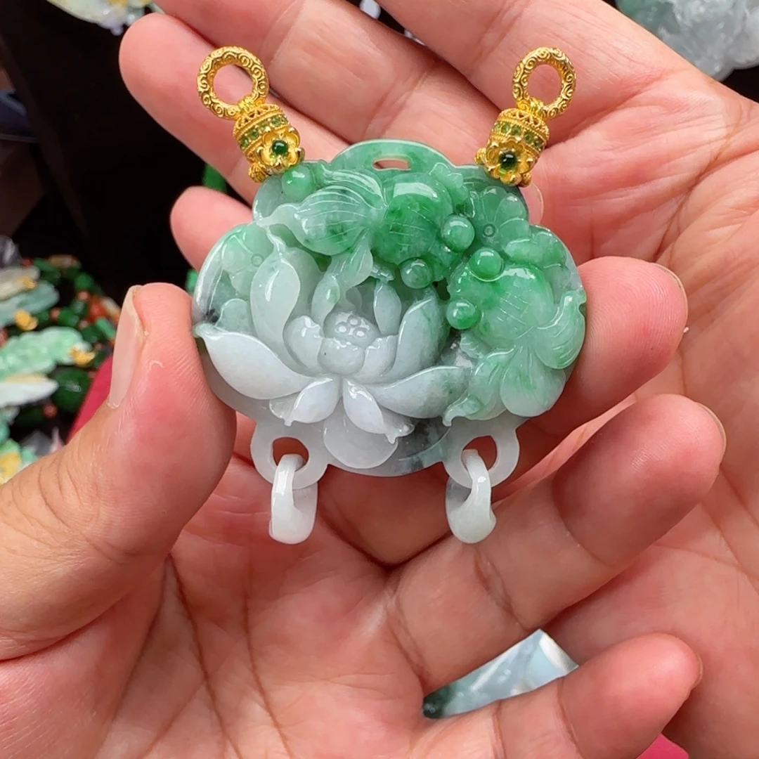 翡翠未镶嵌颈饰仿古