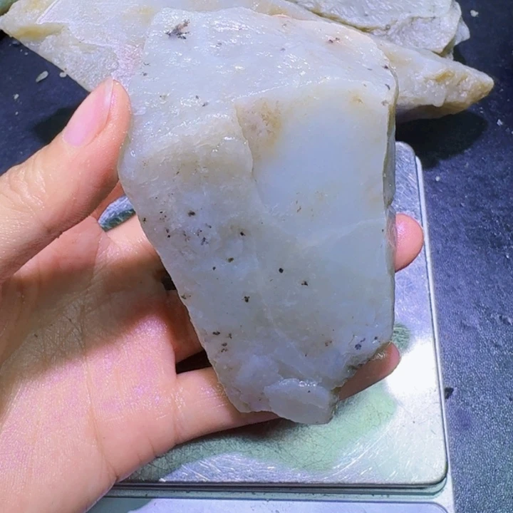 未镶嵌和田玉（糖玉）珠宝半成品