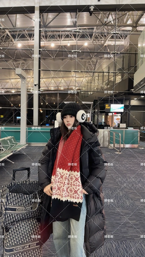 婷老板自留红色围巾