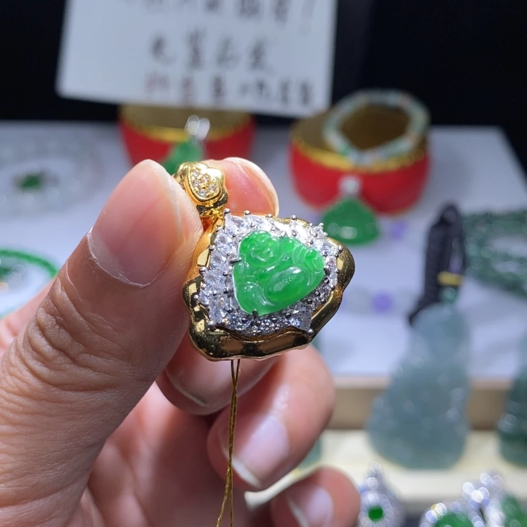 吊坠(不含链)未镶嵌翡翠满绿佛公