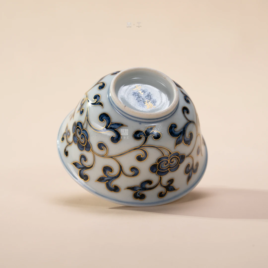 龚华云巅 青花描金 灵芝纹