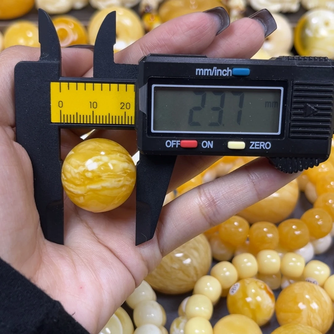 琥珀未镶嵌手串……