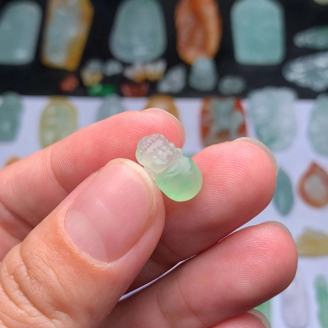 定制翡翠未镶嵌宝宝佛