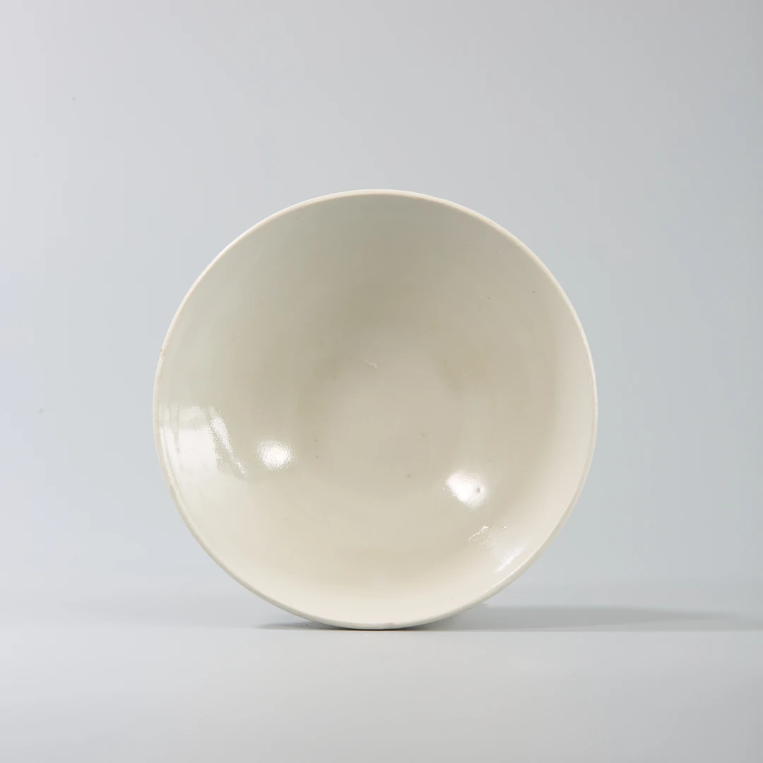 Lot4 明代 白釉玉璧底盏【古董拍卖】