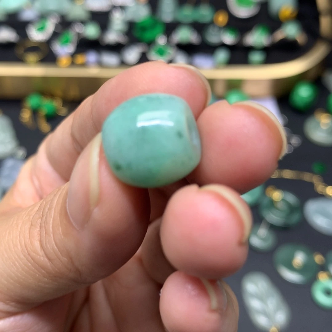 吊坠(不含链)未镶嵌翡翠有纹裂