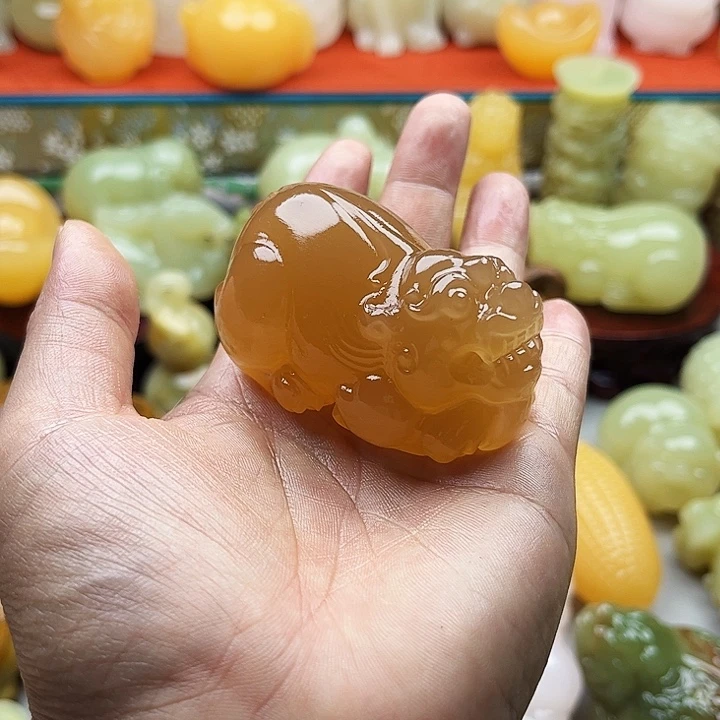 半***伤石材貔貅手把摆件