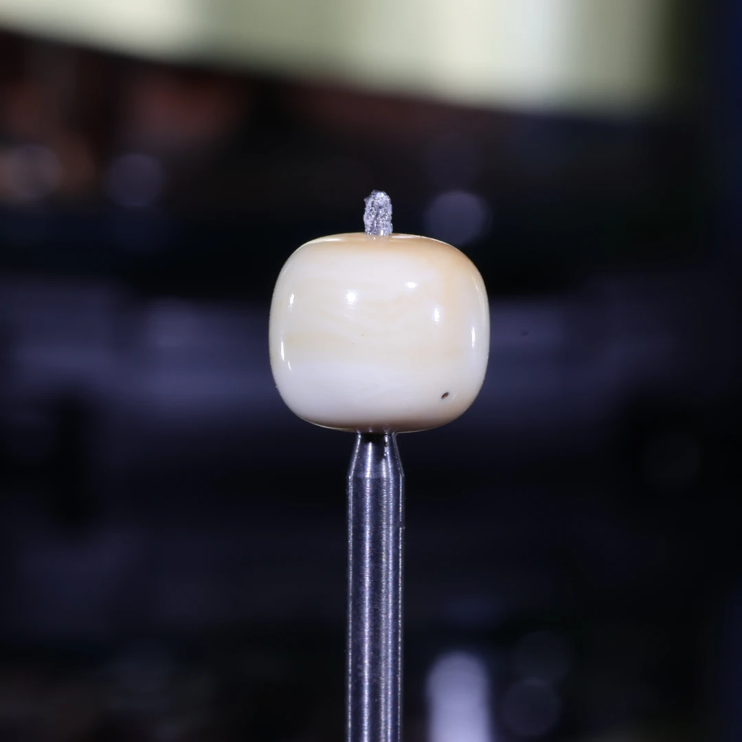 8m蜜蜡老型天然原矿一物一图白蜡满蜡沁色单珠顶珠蜜蜡配饰-B889