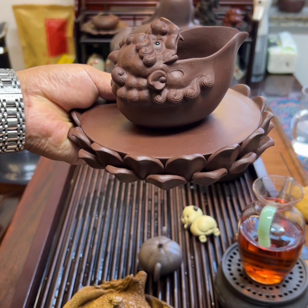 白***山紫砂茶宠紫砂茶宠摆件。
