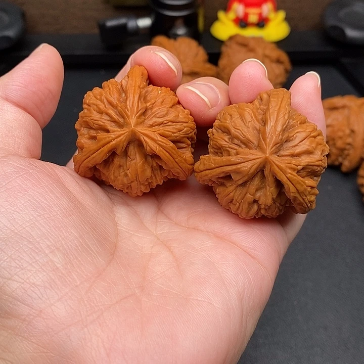 2***2把件文玩核桃白奔