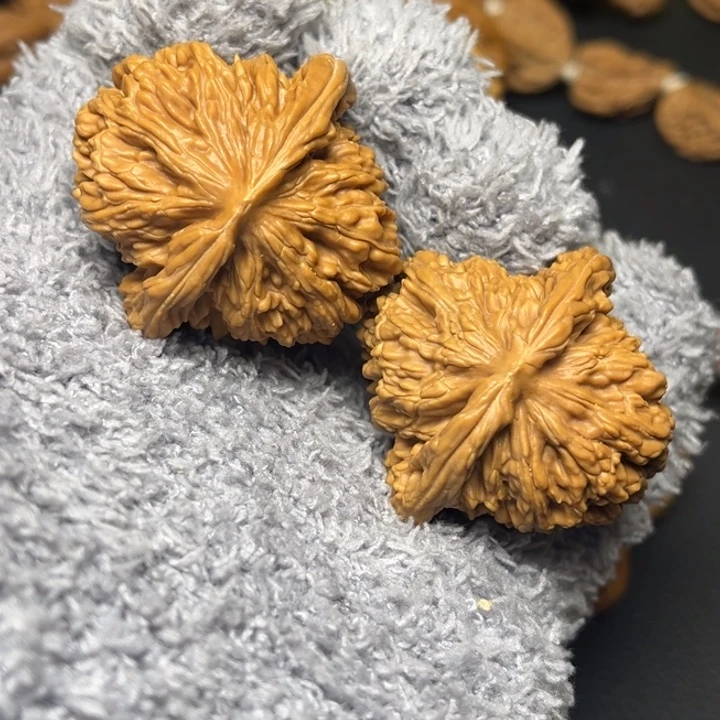 文玩核桃把件42尺【四座楼】