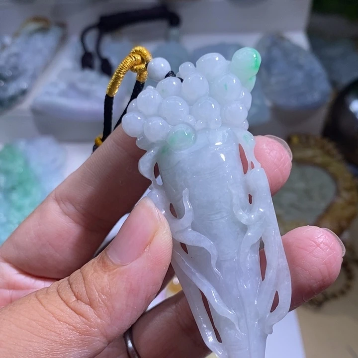【闪购商品】颈饰未镶嵌翡翠人参