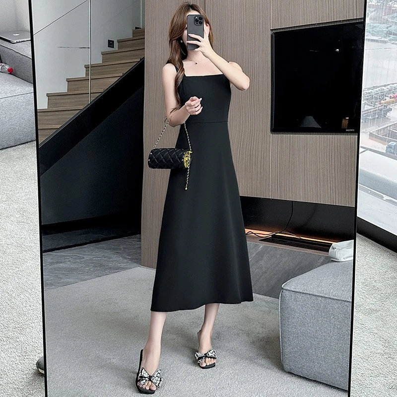 法式赫本显瘦吊带连衣裙夏季早秋穿搭新款收腰高级气质中长款