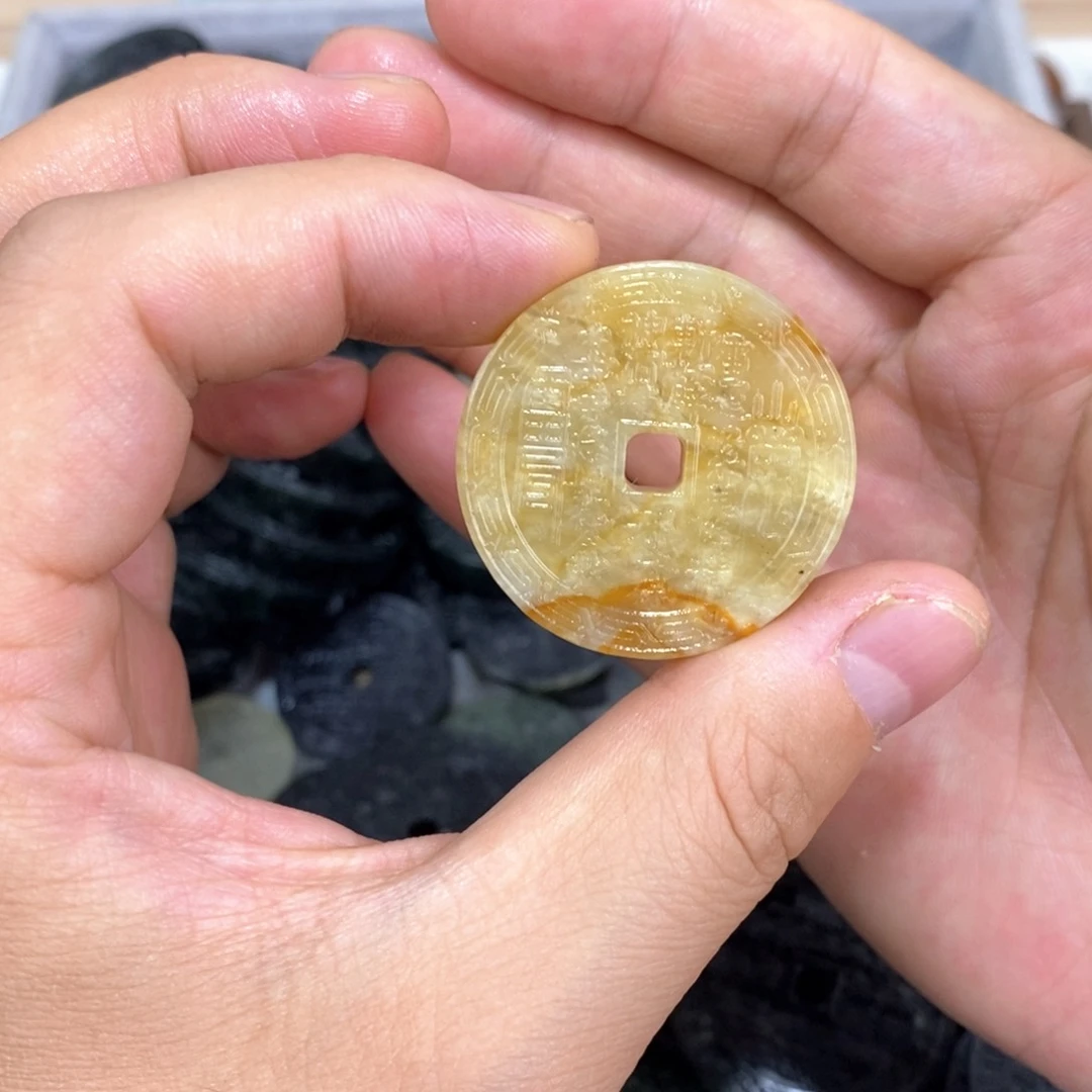 岫玉未镶嵌颈饰吉*安岫玉山鬼花钱吊坠