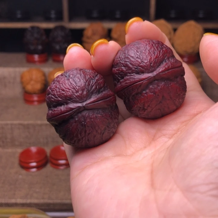 小***哥橄榄核把件666碧海龙珠