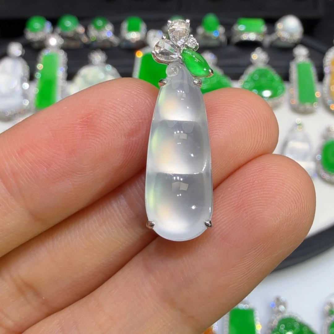 翡翠18K金镶嵌颈饰收到货48小时鉴赏期