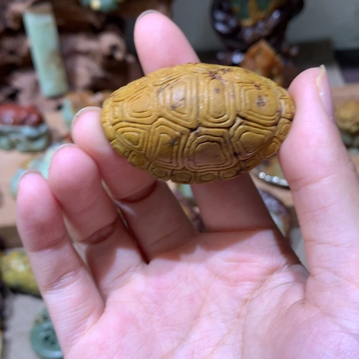 未镶嵌岫岩河磨玉（透闪石质玉）把件