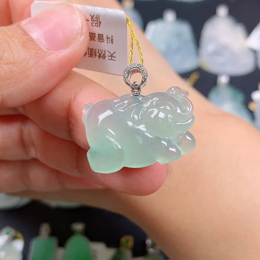 【闪购商品】翡翠18K金镶嵌颈饰大象