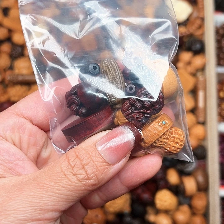 大叶紫檀（黑酸枝木类）阿*
