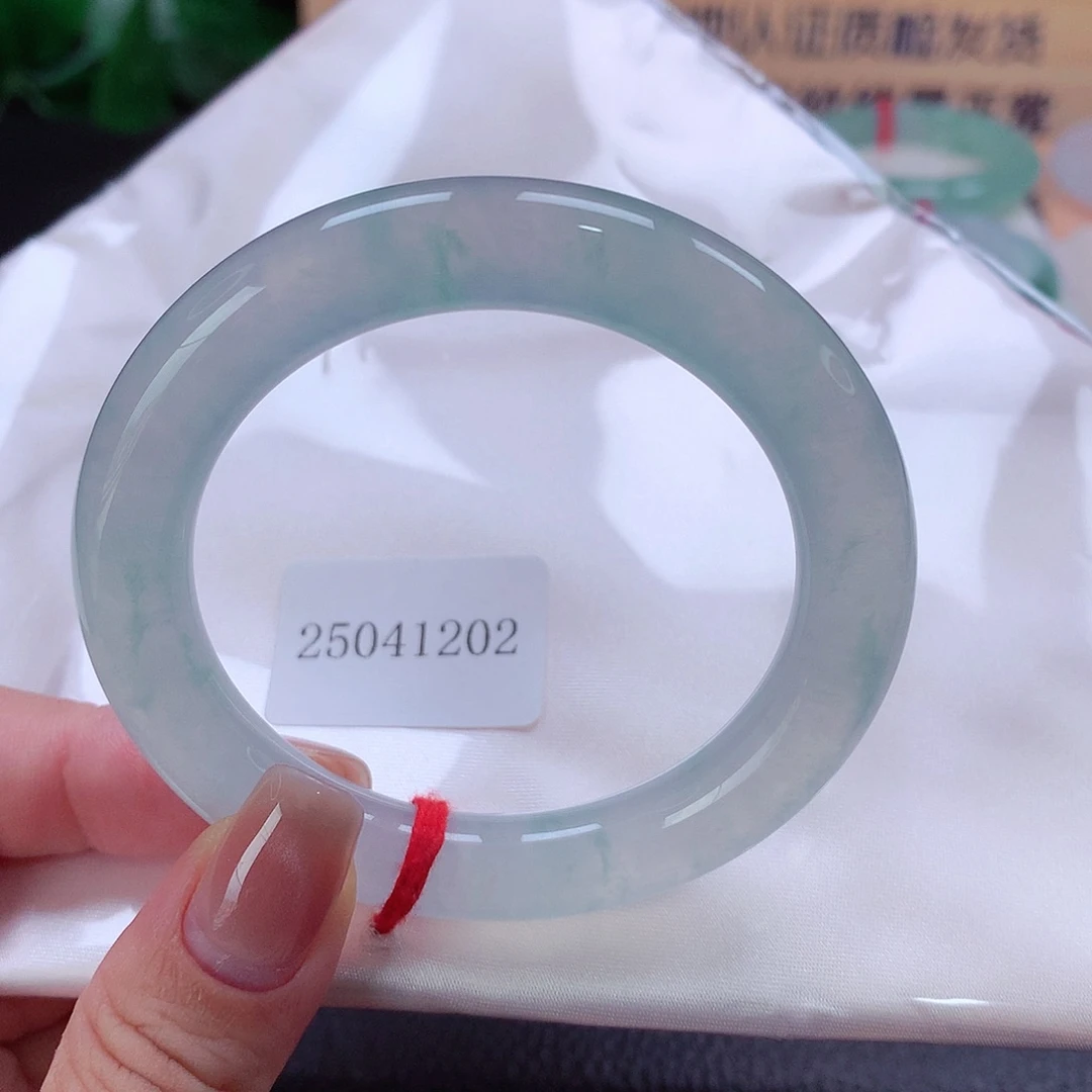 未镶嵌手镯（圆镯）翡翠胖圆双10➕，毕业小灯泡