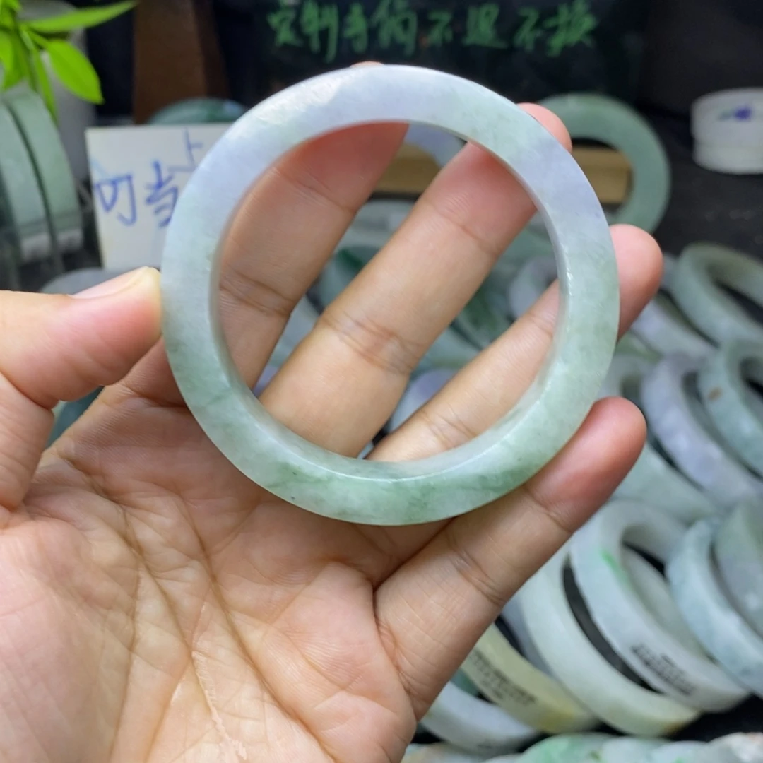 定制翡翠未镶嵌手镯