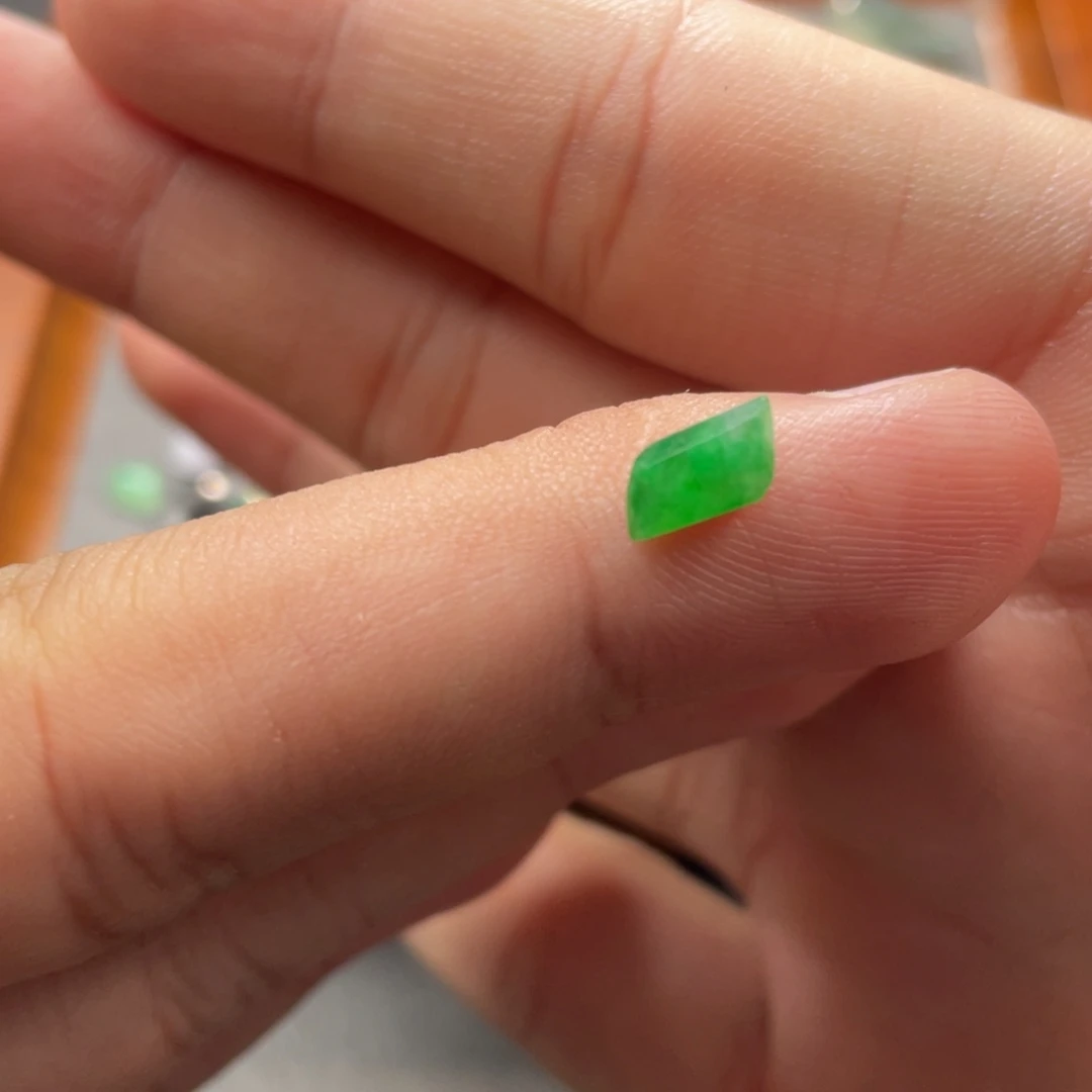 翡翠未镶嵌挂件翡翠