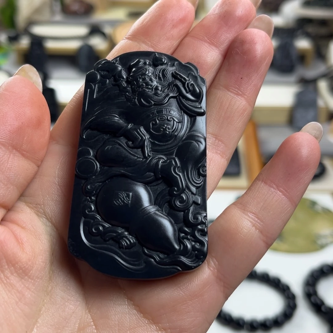 风***方和田玉（墨玉）未镶嵌颈饰带皮钟馗