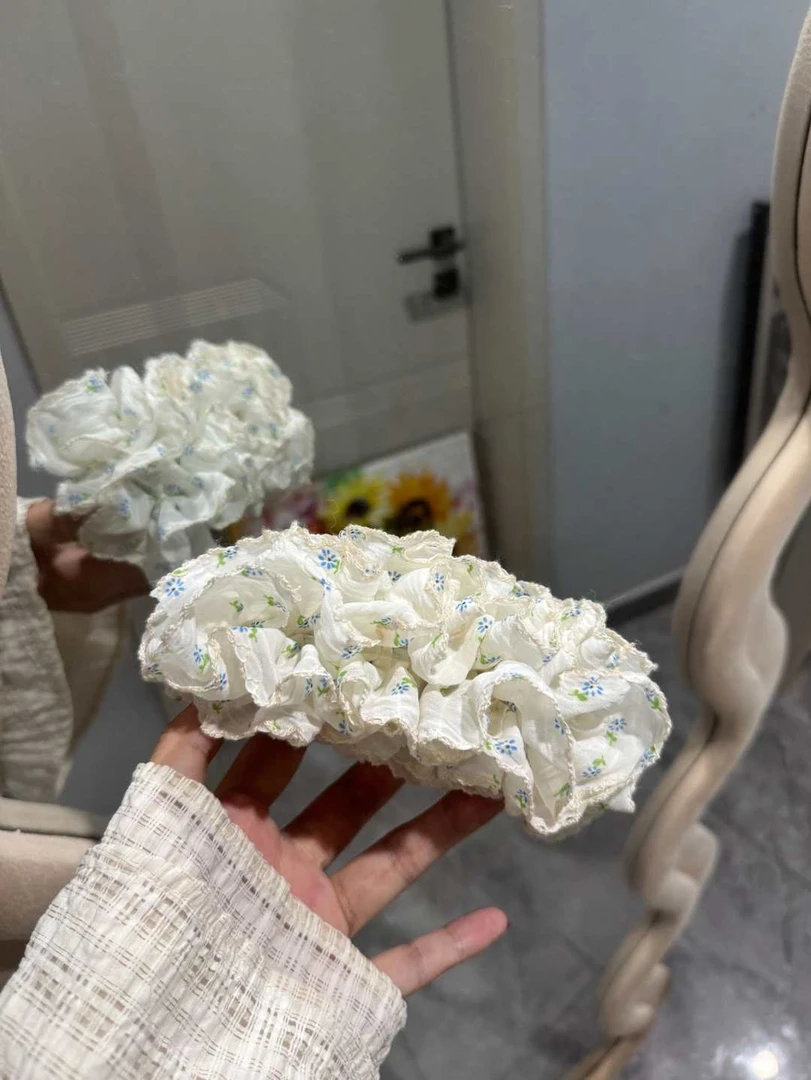 网红同款香蕉夹花朵发饰复古发卡红色头饰时尚轻奢花朵发夹