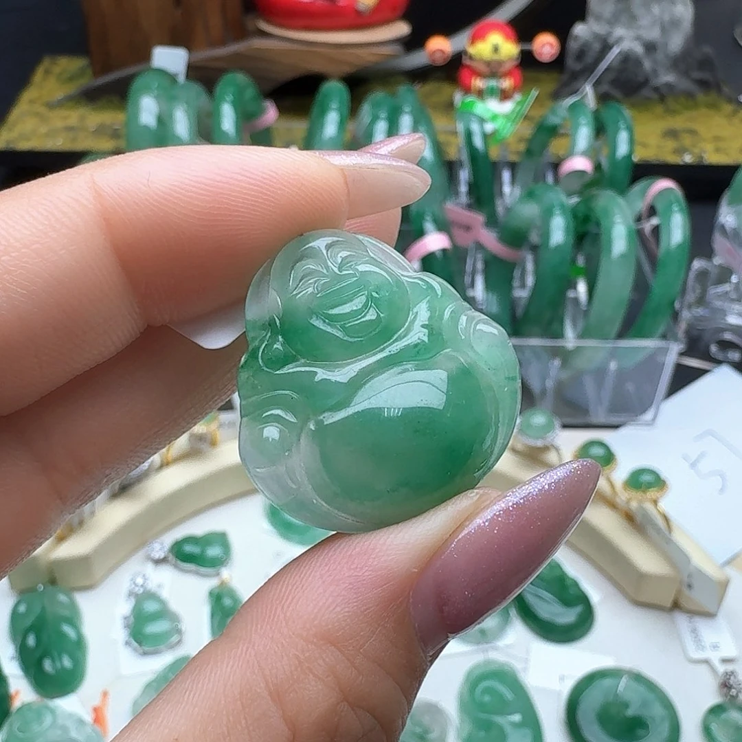 石英质玉（非洲翠）未镶嵌颈饰