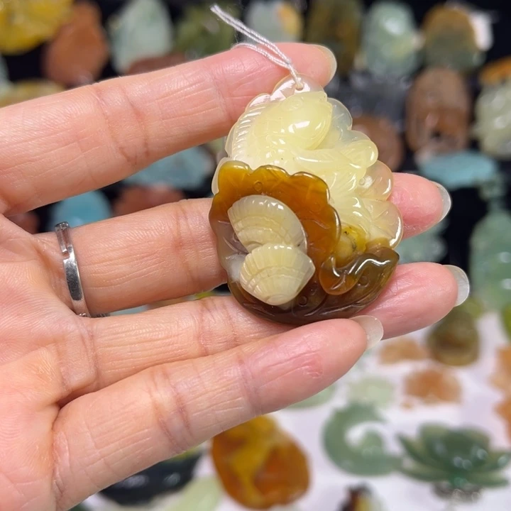 蛇纹石玉未镶嵌吊坠(赠链)