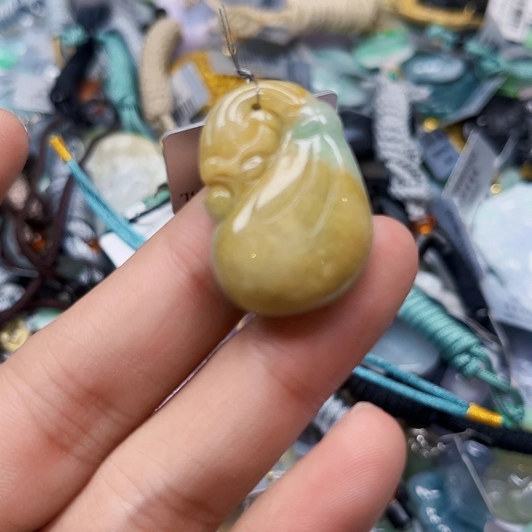 翡翠未镶嵌颈饰翡翠A货吊坠