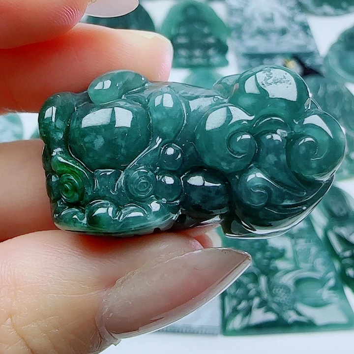 翡翠未镶嵌颈饰多样性发货天然的A货翡翠