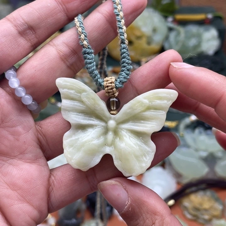 蛇纹石玉未镶嵌吊坠