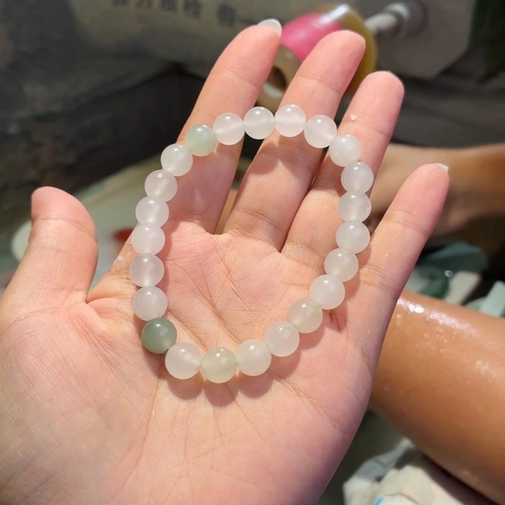 未镶嵌手镯石英质玉