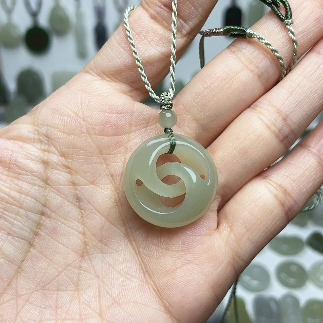 颈饰未镶嵌和田玉