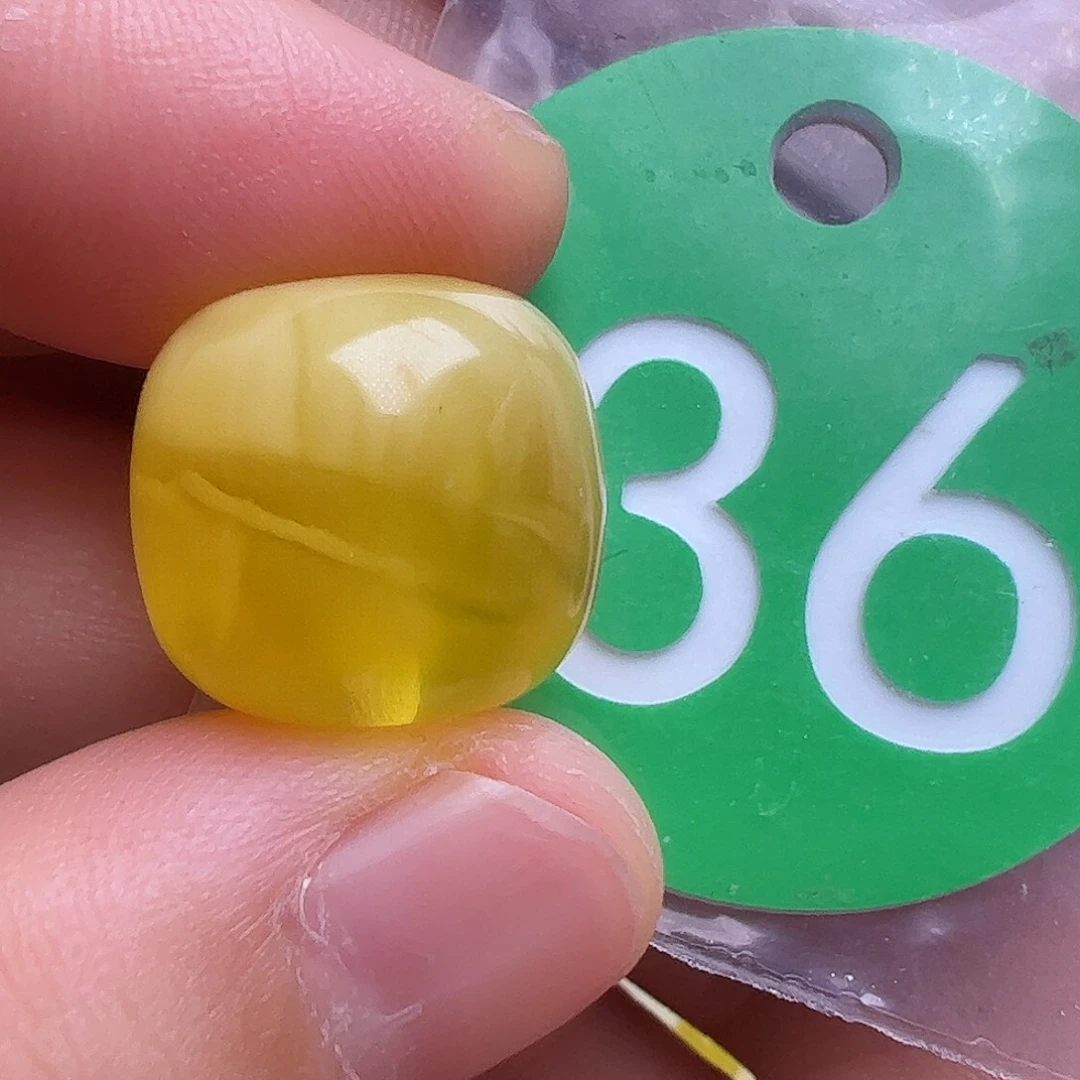 未镶嵌蜜蜡裸石15.5m m