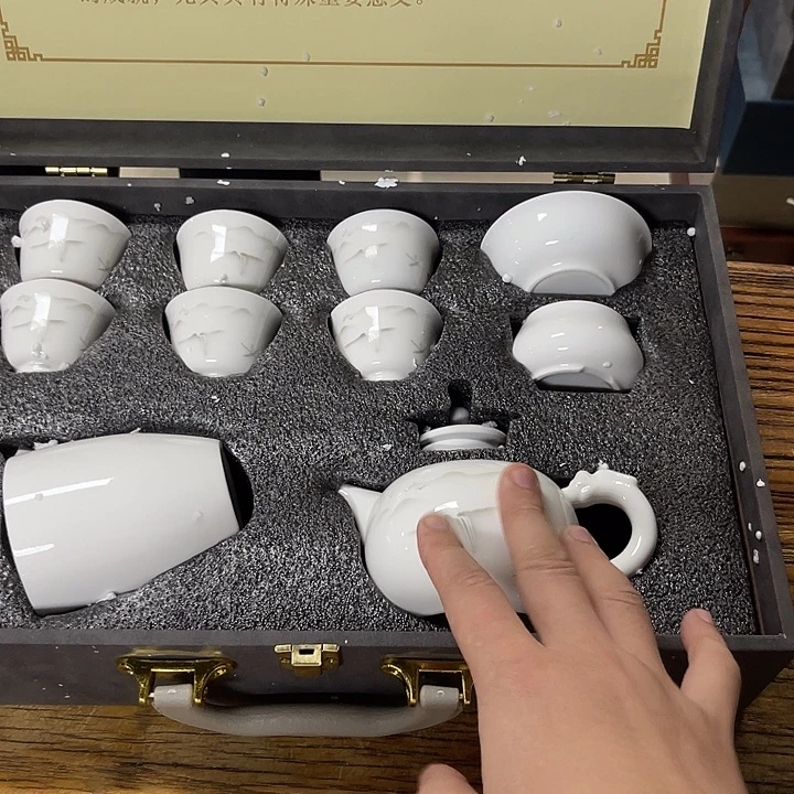 孤品茶具套装等。