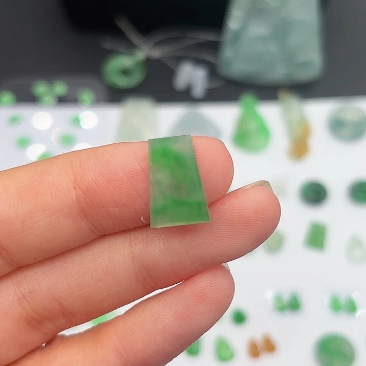 颈饰未镶嵌翡翠无事牌