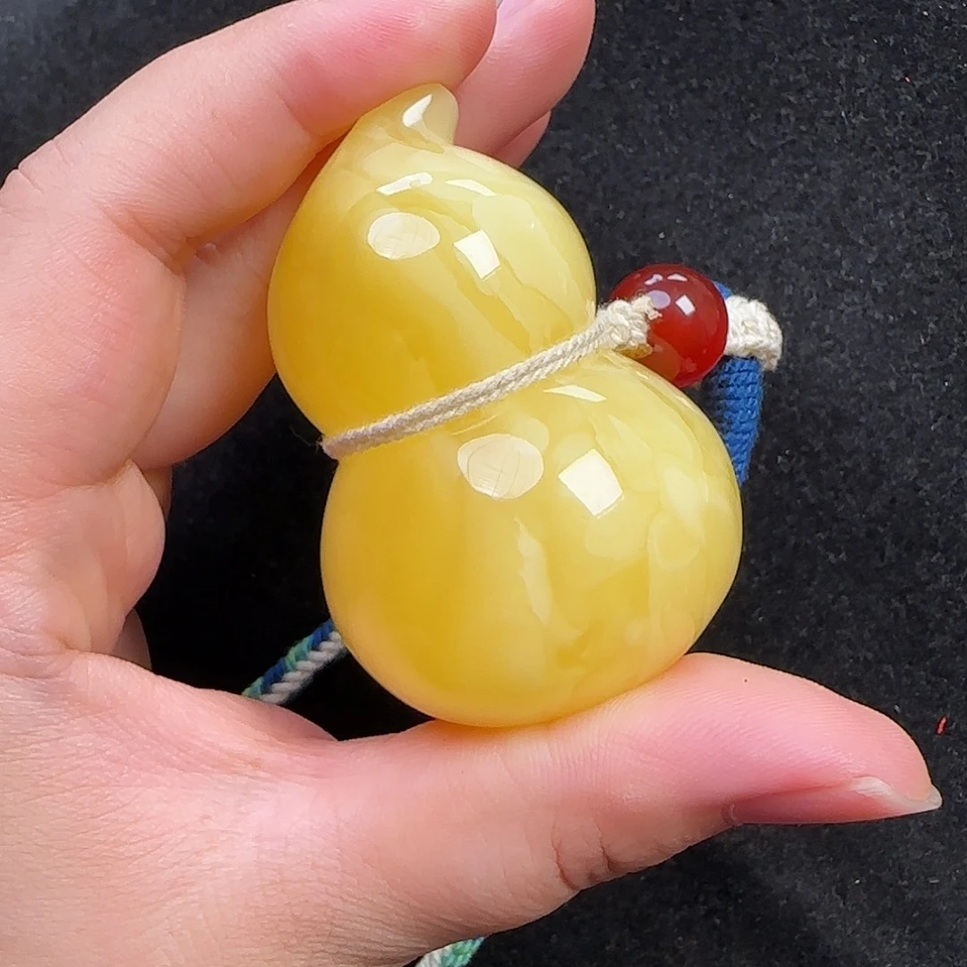 蜜蜡未镶嵌珠宝奇石