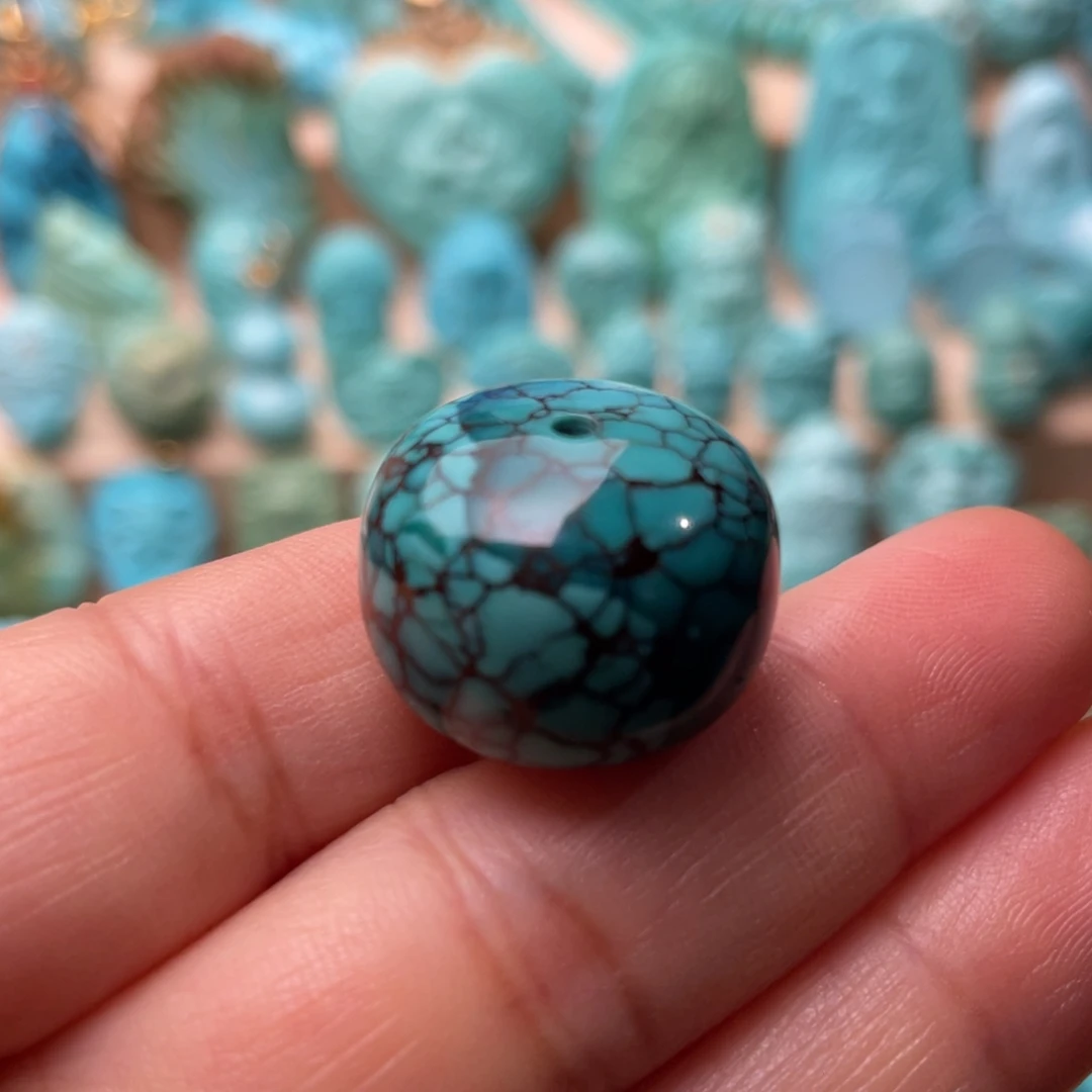 绿松石未镶嵌颈饰