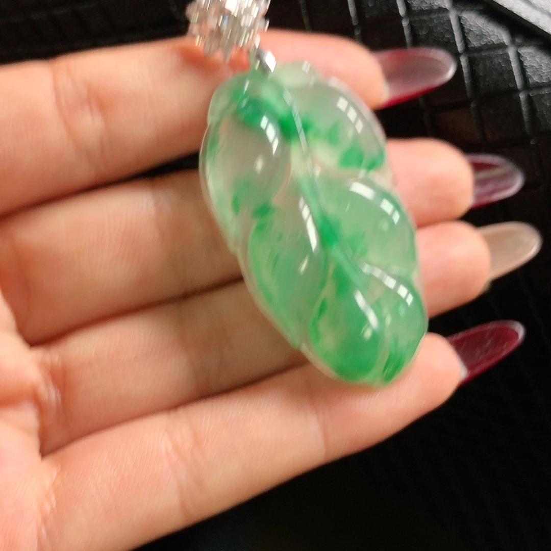 石英质玉吊坠未镶嵌距*