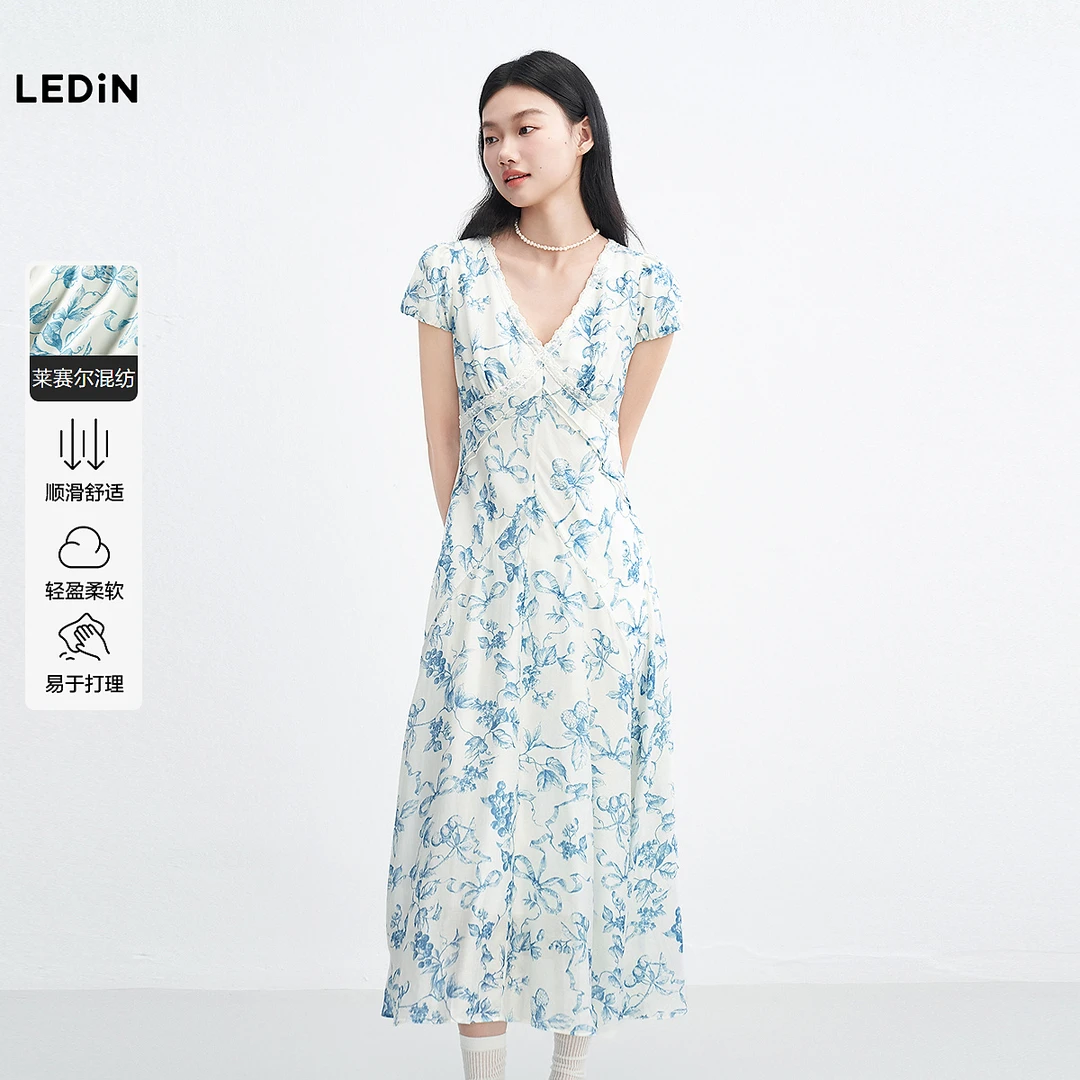 乐町插画师图案捏褶小灯笼袖连衣裙女2025年夏季新款V领修身裙子